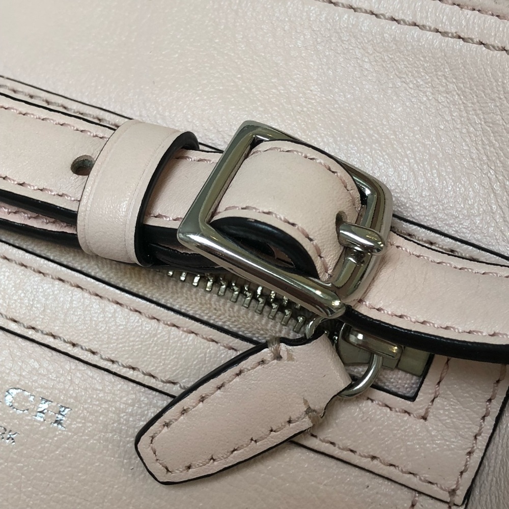 👜Pink Coach Crossbody💕 - Picture 3 of 3